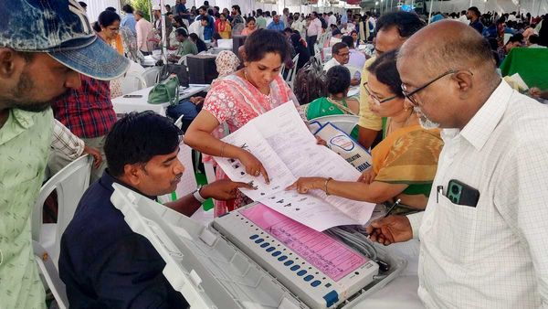 తెలంగాణలో 17 స్థానాల పోలింగ్, కౌంటింగ్ ముహూర్తం ఖరారు..!!