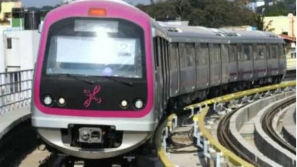 మెట్రో రైలులో తిక్క చేష్టలు, ఉపేంద్ర పాటకు రీల్స్, సీసీటీవీల్లో ?, ఎక్కడ చూసినా ఇదే !