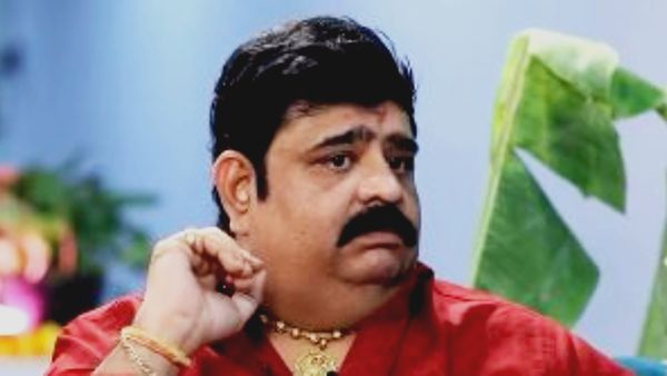 వేణుస్వామి జాతకాల దొంగ.. నమ్మొద్దు: హీరోయిన్