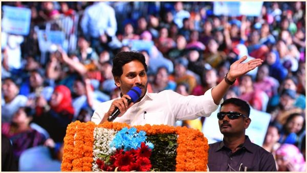 జగన్ ఒక్కడే ఇటు వైపు, రాష్ట్ర ద్రోహులు ఒక్కటయ్యారు - మేము 