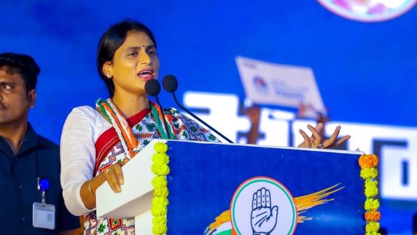 ప్రత్యేక హోదాపై కాంగ్రెస్ డిక్లరేషన్ విడుదల-మోసం చేసే వాడే మోడీ అన్న షర్మిల..