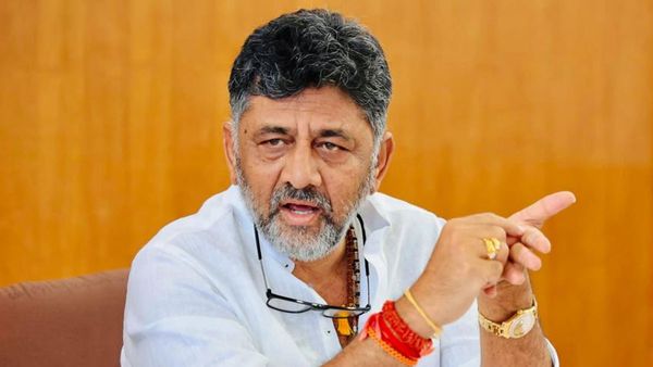 ఆ పార్టీ ఉందా?, ఆ పార్టీలో సొంత అల్లుడికే దిక్కులేదు, ఇక నాయకులు ఏం చేస్తారు, డీకే!