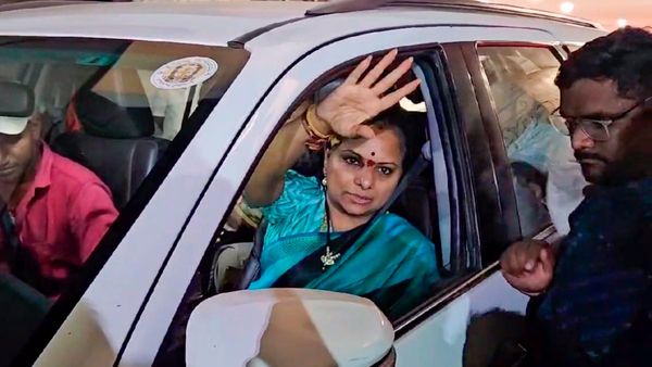 కవితకు కోర్టు నుంచి స్వల్ప ఊరట: ఇంటి భోజనంతోపాటు వాటికి అనుమతి