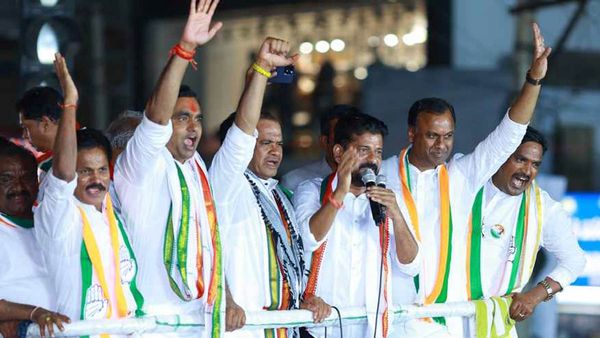 కోమటిరెడ్డి వెంకట్ రెడ్డి సీఎం పదవికి అర్హుడు: రేవంత్ ఆసక్తికర వ్యాఖ్యలు