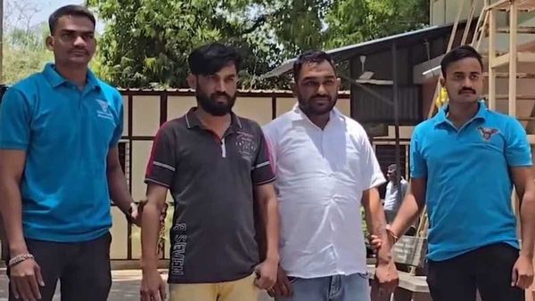 అమిత్ షా ఫేక్ వీడియో: కాంగ్రెస్ ఎమ్మెల్యే పీఏ, ఆప్ నేత అరెస్ట్