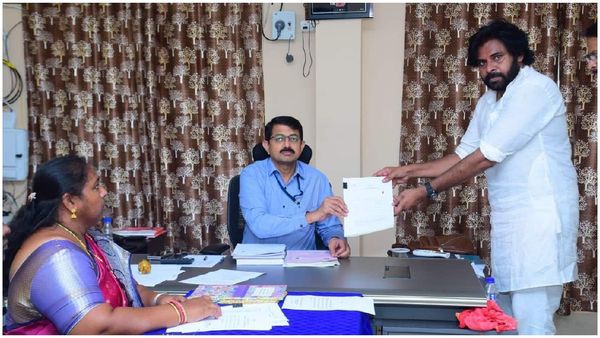 పవన్ అప్పుల చిట్టా రూ. 46,70,00,000: `వదిన` దగ్గర పర్సనల్ లోన్