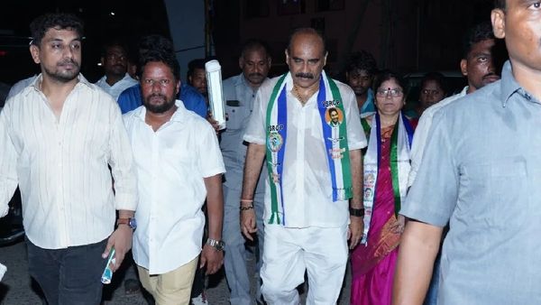 బాలినేని ప్రచారంలో తీవ్ర ఉద్రిక్తత: బాహాబాహి- గాయాలు