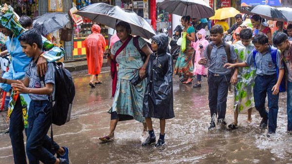 Telangana: రాష్ట్రంలో వచ్చే మూడు రోజులు తేలికపాటి వర్షాలు..!