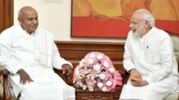 అధికార పార్టీకి షాక్, ప్రతిపక్ష కూటమికి అన్ని లక్షల ఓట్లు, కుల సంఘం నాయకులు డిసైడ్ !