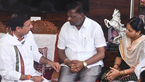 కూతురు ఎవరికైనా కూతురే, ఎన్నికల సమయంలో రాజకీయాలా, నీతులు చెబుతున్న లీడర్!