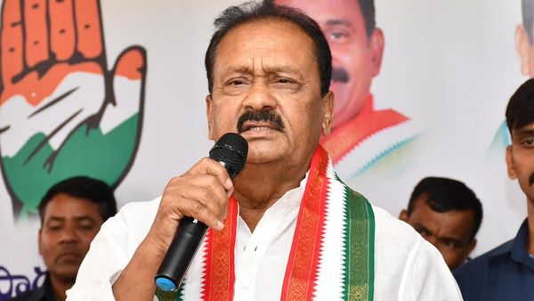 ఆ కేసులో కేసీఆర్ కుటుంబం జైలుకు వెళ్లడం ఖాయం: షబ్బీర్ అలీ