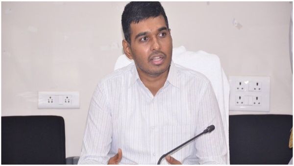 Siddipeta: సిద్దిపేట కలెక్టర్ సంచలన నిర్ణయం.. 106 మంది ఉద్యోగుల సస్పెన్షన్..