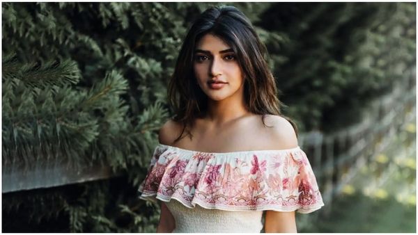 స్టార్ హీరో విజ‌య్ సినిమాలో ఐటం సాంగ్ చేయ‌నున్న శ్రీ‌లీల..