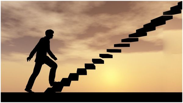 రూ.100 తో ఊరు వదిలాడు.. రూ.200 కోట్లకు అధిపతి