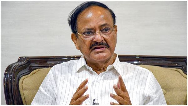 డబ్బులేమైనా చెట్లకు కాస్తాయా?: ఉచితాలపై వెంకయ్య నాయుడు