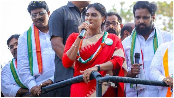 మరో బాంబు పేల్చిన షర్మిల-ఆస్తుల కేసులో వైఎస్ ను చేర్చిన జగన్..!