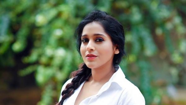 పిల్లల్ని కంటే సరిపోదు... యాంకర్ రష్మి షాకింగ్ కామెంట్స్