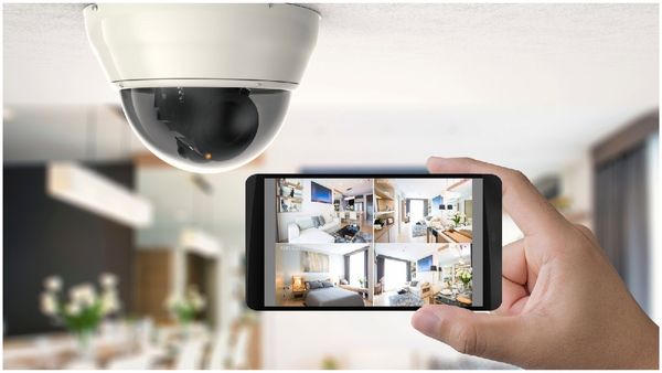 కుప్పంలో అర్దరాత్రి అరాచకం, కత్తులతో ఎంట్రీ ఇచ్చి ?, సీసీటీవీ కెమెరాల్లో రికార్డు !