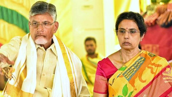 భార్య భువనేశ్వరితో కలిసి చంద్రబాబు పుణ్యక్షేత్రాల బాట