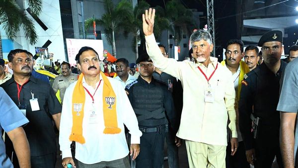 చంద్రబాబుకు భద్రత పెంపు.. రంగంలోకి 24మంది ఎస్పీజీ బ్లాక్ క్యాట్ కమాండోలు