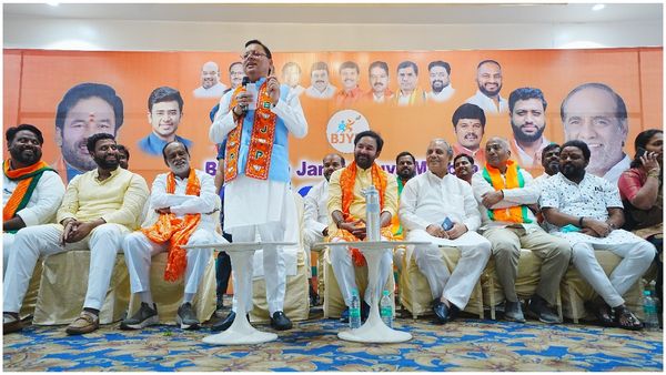 కాంగ్రెస్, బీఆర్ఎస్ తోడుదొంగలే: సీఎం ధామీ, ఓటర్లకు కిషన్ రెడ్డి పిలుపు