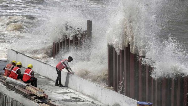 Weather Update: బంగాళాఖాతంలో అల్పపీడనం..!