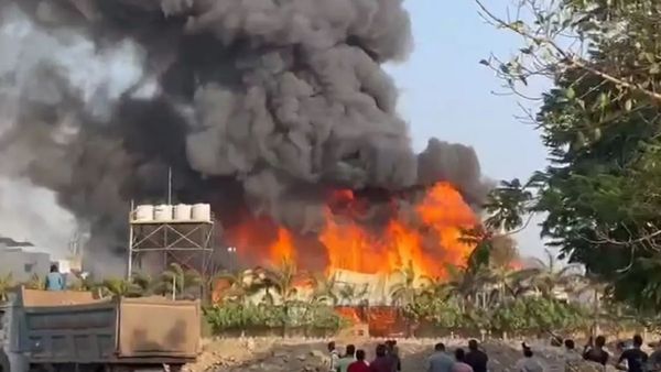 గుజరాత్‌లో ఘోర అగ్ని ప్రమాదం .. 22 మంది సజీవ దహనం