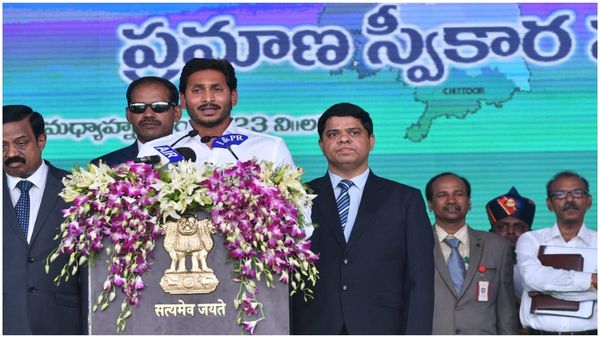 వైజాగ్ లో జగన్ ప్రమాణస్వీకారమైతే నేనే పోస్టర్లు అంటిస్తా-జనసేన నేత సవాల్..!