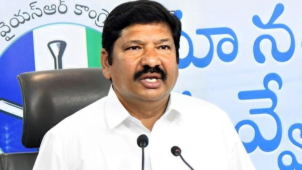 పెనమలూరులో ఉద్రిక్తత.. మంత్రి జోగి రమేష్ తనయుడి హల్చల్; పోలీసుల లాఠీ చార్జ్