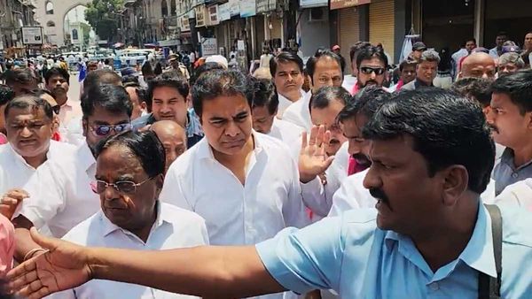 చార్మినార్ వద్ద కేటీఆర్.. హై టెన్షన్, రాజకీయకుట్రలో భాగమే రాజముద్ర మార్పని ఆగ్రహం