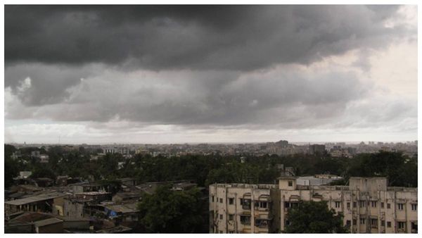 ద్రోణి ప్రభావం.. ఏపీకి భారీ వర్ష సూచన