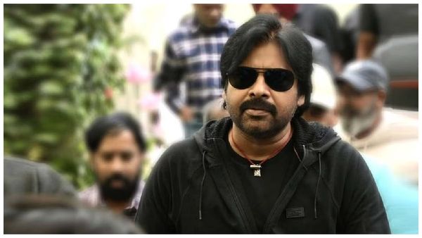 రాత్రి అయితే పవన్ కల్యాణ్ అలాంటి సినిమాలే చూస్తారు!
