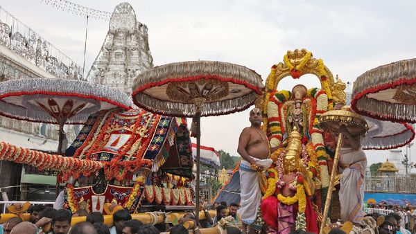 తిరుమలలో కన్నుల పండువగా `పరిణయోత్సవాలు`