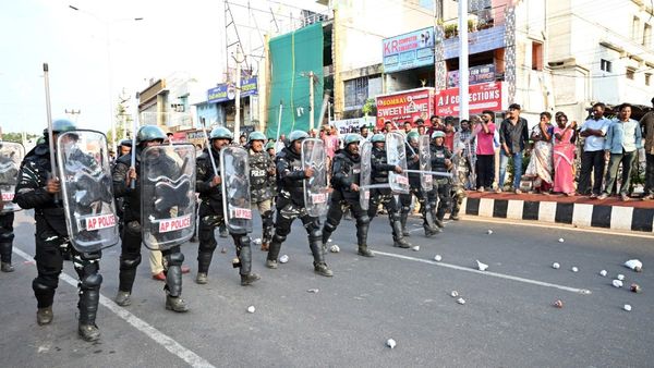 ఏపీలో కౌంటింగ్ డే టెన్షన్-రాష్ట్రవ్యాప్తంగా కార్డన్ సెర్చ్ లు, మాక్ డ్రిల్స్..!