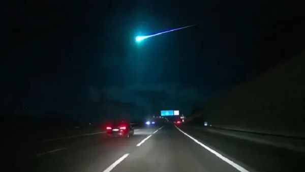 రాత్రిని పగలుగా మార్చేసిన భారీ ఉల్క: అద్భుతమైన వీడియోలు