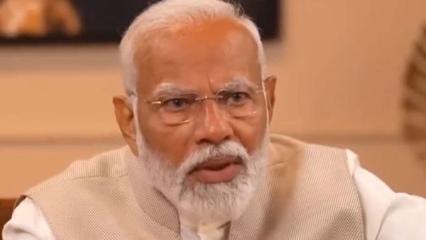 మహాత్మా గాంధీ అంటే ఎవరికి తెలుసు?: మోదీ షాకింగ్