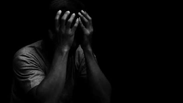 అడవిలో ప్రియురాలికి మద్యం తాగించి ఎంజాయ్ చేసి క్లైమాక్స్ లో కోసేసిన ప్రియుడు, ఏదో అయితే ?