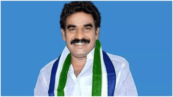 పిన్నెళ్లి ఎక్కడున్నారు - ఏం జరుగుతోంది..!!
