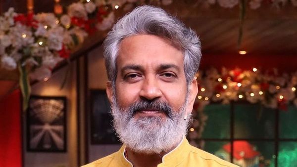 చరిత్రలో మొదటిసారిగా ఆ హీరోయిన్ ను బతిమలాడుతున్న రాజమౌళి!
