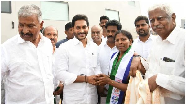వైసీపీలో చేరిన టీడీపీ మాజీ ఎమ్మెల్యే