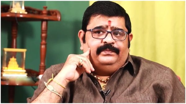 మహిళల శరీరంమీద దుస్తులు లేకుండా పూజలు చేయిస్తున్న వేణుస్వామి?