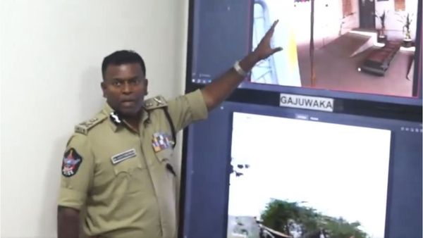 విశాఖపట్నం పోలింగ్ కేంద్రాలపై స్పెషల్ ఫోకస్: వాళ్లకు చెక్