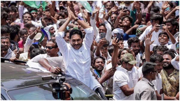 ఫలితాలపై జగన్ తాజా అంచనాలేంటి - అనూహ్యంగా..!!