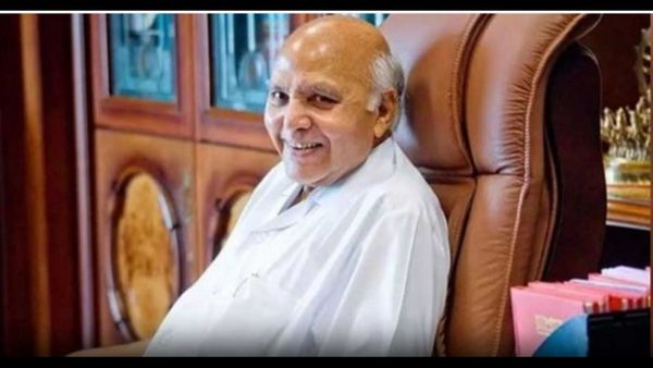 రామోజీ రావుకు తీవ్ర అస్వస్థత: వెంటిలెటర్‌పై చికిత్స