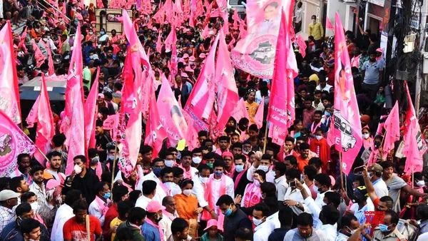 BRS: బీఆర్ఎస్ కు మరో షాక్.. పార్టీ మారబోతున్న కీలక నేత.. !