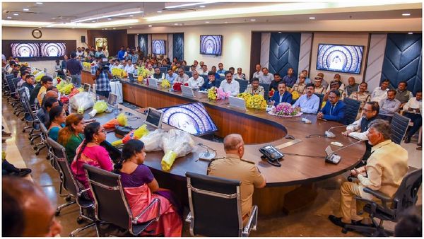 చంద్రబాబు మెసేజ్ క్లియర్ ! ఆ అధికారులకు మరిన్ని కష్టాలు..?
