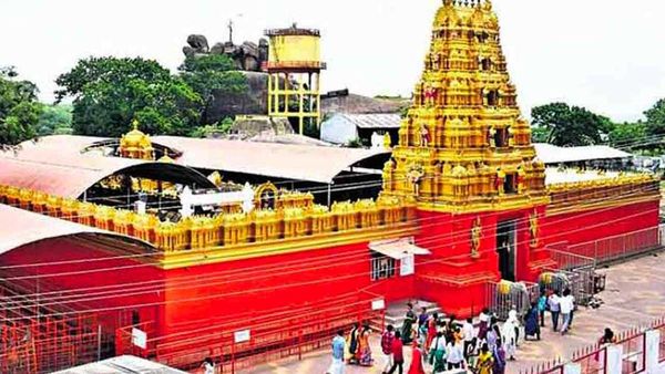 హనుమాన్ జయంతి.. కొండగట్టు అంజన్న దరికే దారులన్నీ.. మాలధారులతో కొండగట్టు కిటకిట!!