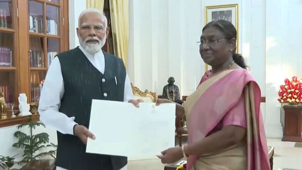 మోదీ 3.0.. ప్రభుత్వ ఏర్పాటుకు రాష్ట్రపతికి విజ్ఞప్తి.. అసలు సినిమా మొదలవుతుంది.. గెట్ రెడీ!!