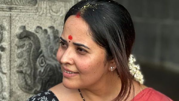  అనసూయ ముఖానికి ఏమైంది..?