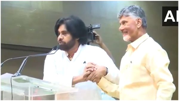 ఆయన నలిగిపోయారు.. ! చంద్రబాబు చేతిలో చెయ్యేసి పవన్ ఎమోషనల్ ..!